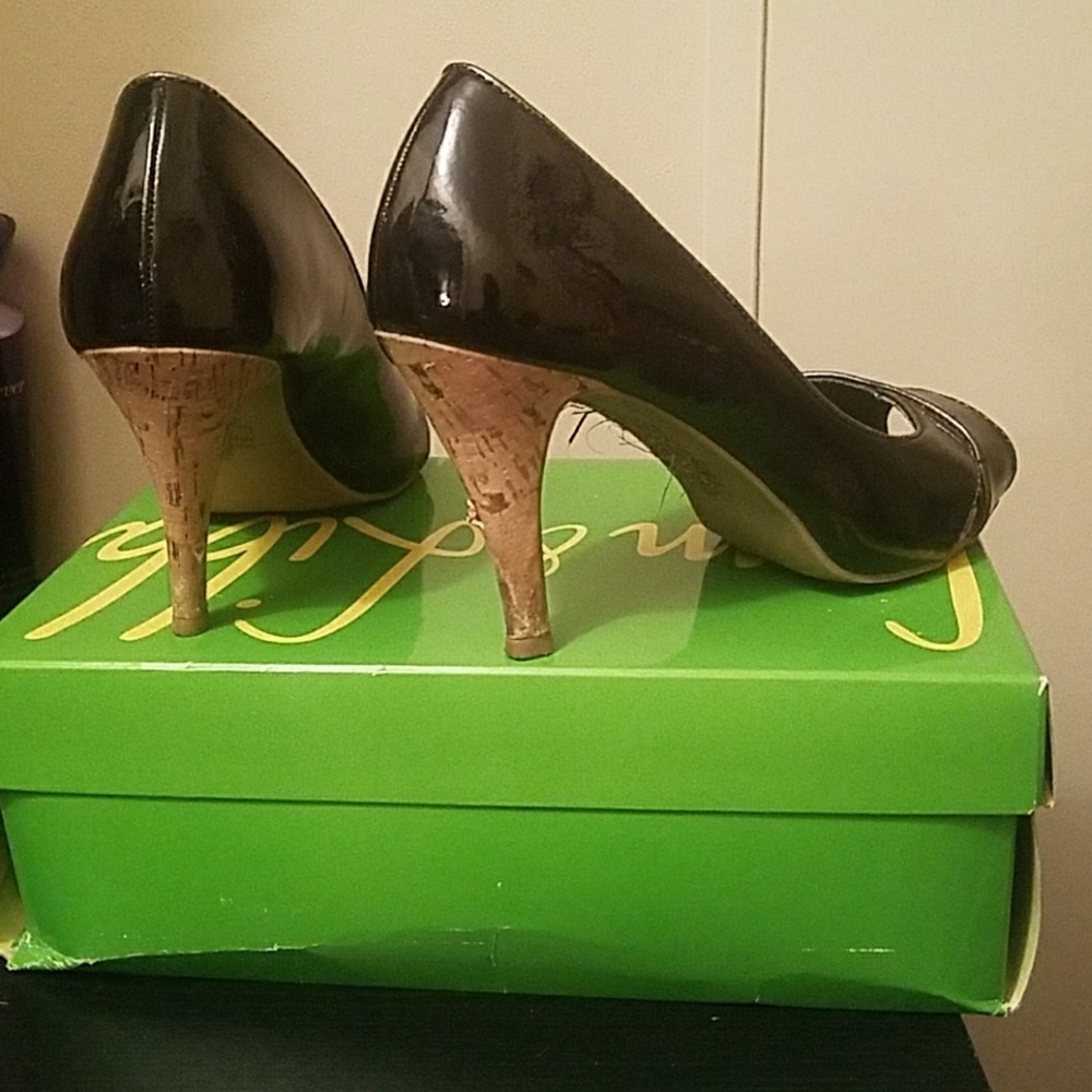 Heels - Picture 2 of 3